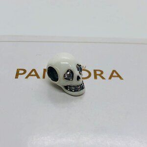 ✨🔥Pandora Glow-in-the-dark Sparkling Skull Charm
